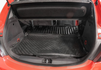 Подержанный автомобиль Opel Corsa 2012 года (22 фото)
