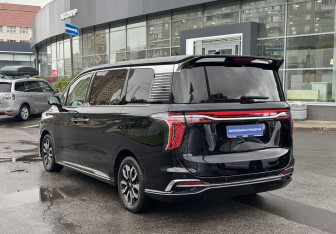 Подержанный автомобиль Hongqi HQ9 2022 года (4 фото)