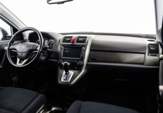 Подержанный автомобиль Honda CR-V 2010 года (9 фото)