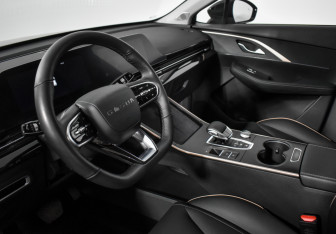 Подержанный автомобиль Omoda C5 2023 года (9 фото)