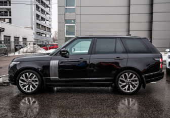 Подержанный автомобиль Land Rover Range Rover 2018 года (9 фото)