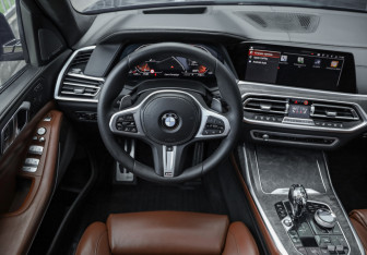 Подержанный автомобиль BMW X7 2019 года (15 фото)