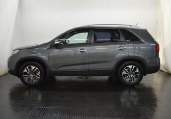Подержанный автомобиль Kia Sorento 2018 года (8 фото)