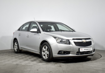 Подержанный автомобиль Chevrolet Cruze Sedan 2011 года (3 фото)