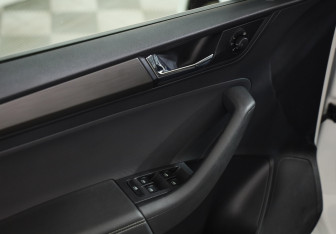 Подержанный автомобиль Skoda Rapid Liftback 2019 года (19 фото)