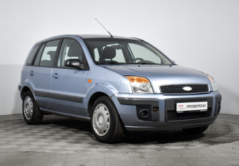 Подержанный автомобиль Ford Fusion 2008 года (3 фото)