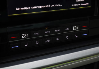 Подержанный автомобиль Volkswagen Touareg 2021 года (18 фото)