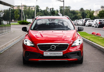 Подержанный автомобиль Volvo V40 Cross Country 2019 года (4 фото)