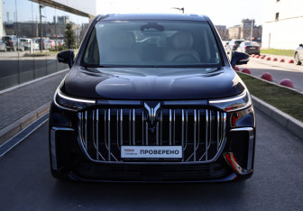 Подержанный автомобиль Voyah Dream 2023 года (2 фото)