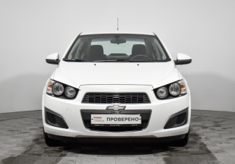 Подержанный автомобиль Chevrolet Aveo Sedan 2014 года (2 фото)