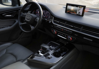 Подержанный автомобиль Audi Q7 2019 года (11 фото)