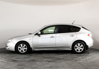 Подержанный автомобиль Subaru Impreza Hatchback 2008 года (8 фото)