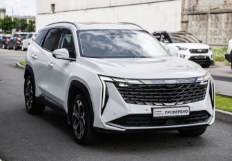 Подержанный автомобиль Geely Atlas 2024 года (5 фото)
