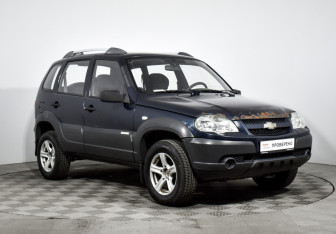 Подержанный автомобиль Chevrolet Niva 2011 года (3 фото)