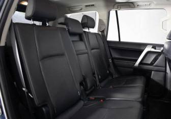 Подержанный автомобиль Toyota Land Cruiser Prado 2018 года (19 фото)