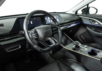 Подержанный автомобиль Omoda C5 2022 года (11 фото)