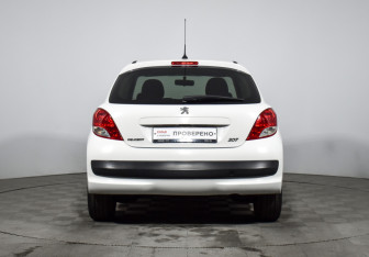Подержанный автомобиль Peugeot 207 Hatchback 2010 года (6 фото)