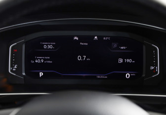 Подержанный автомобиль Volkswagen Tiguan 2019 года (11 фото)