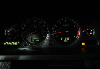 Подержанный автомобиль Volvo XC90 2004 года (11 фото)