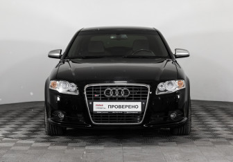 Подержанный автомобиль Audi S4 Sedan 2005 года (4 фото)