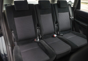Подержанный автомобиль Ford C-MAX 2008 года (23 фото)