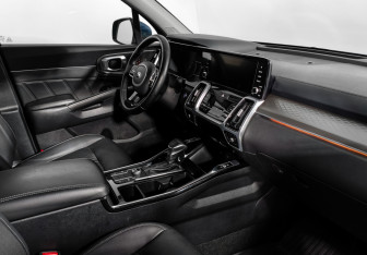 Подержанный автомобиль Kia Sorento 2021 года (15 фото)