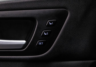 Подержанный автомобиль Toyota Highlander 2014 года (18 фото)