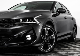 Подержанный автомобиль Kia K5 2021 года (2 фото)