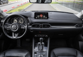 Подержанный автомобиль Mazda CX-5 2020 года (12 фото)