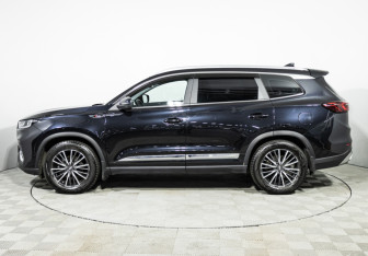 Подержанный автомобиль Chery Tiggo 8 Pro 2021 года (8 фото)