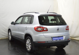Подержанный автомобиль Volkswagen Tiguan 2010 года (7 фото)