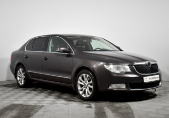 Подержанный автомобиль Skoda Superb Liftback 2011 года (3 фото)