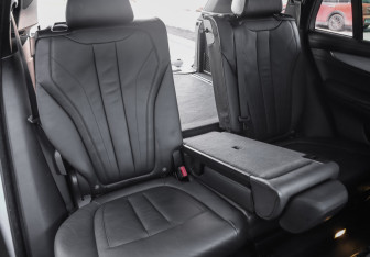 Подержанный автомобиль BMW X5 2016 года (35 фото)