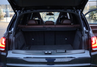 Подержанный автомобиль BMW X5 M 2015 года (37 фото)