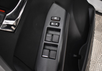 Подержанный автомобиль Toyota RAV4 2017 года (17 фото)