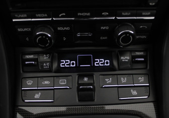 Подержанный автомобиль Porsche Cayman 2016 года (12 фото)