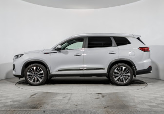 Подержанный автомобиль Chery Tiggo 8 Pro Max 2023 года (8 фото)