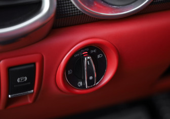 Подержанный автомобиль Porsche Cayenne 2014 года (23 фото)