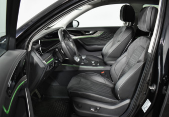 Подержанный автомобиль Hongqi HS5 2024 года (10 фото)