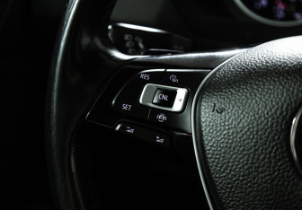 Подержанный автомобиль Volkswagen Tiguan 2019 года (15 фото)