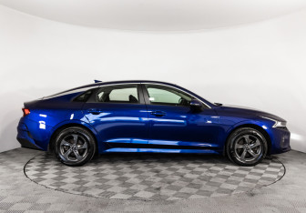 Подержанный автомобиль Kia K5 2020 года (4 фото)