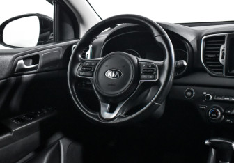 Подержанный автомобиль Kia Sportage 2018 года (15 фото)