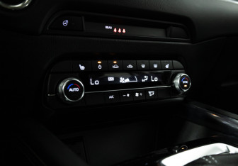 Подержанный автомобиль Mazda CX-5 2021 года (17 фото)