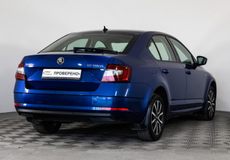 Подержанный автомобиль Skoda Octavia Liftback 2019 года (5 фото)