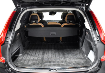 Подержанный автомобиль Volvo XC90 2015 года (24 фото)
