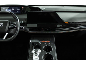 Подержанный автомобиль Changan UNI-K 2023 года (14 фото)