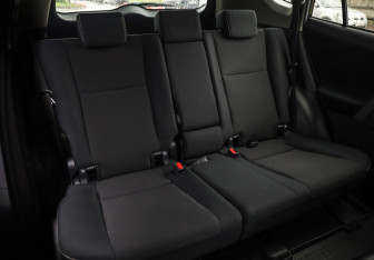 Подержанный автомобиль Toyota RAV4 2015 года (22 фото)