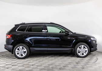 Подержанный автомобиль Skoda Karoq 2021 года (4 фото)
