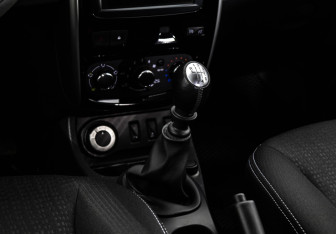 Подержанный автомобиль Nissan Terrano 2020 года (12 фото)