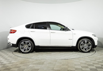 Подержанный автомобиль BMW X6 2013 года (4 фото)